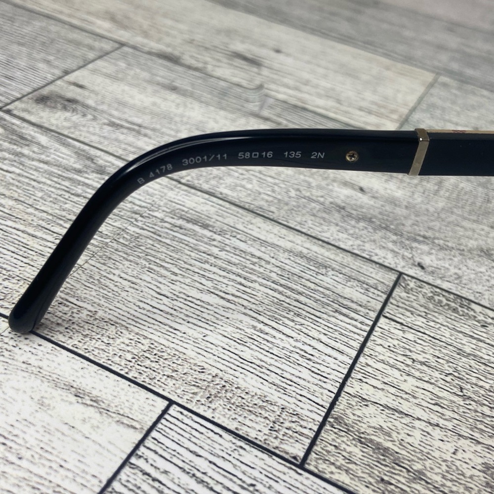 Burberry Sunglasses - Picture 7 of 8